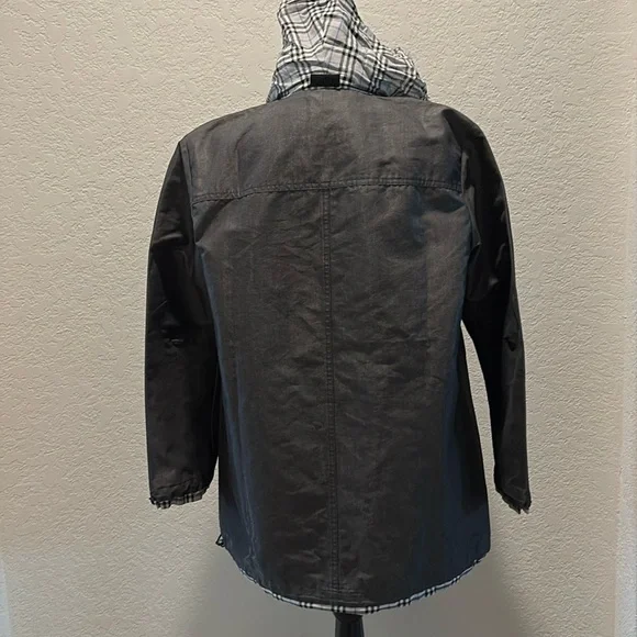 Burberry Small - Medium Coat Gray with Hoodie - Picture 6 of 12